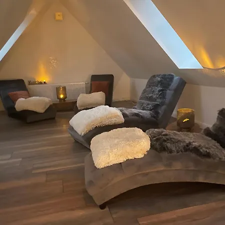 Land-Zeit, wohlfühlen im stilvollem Studio mit Sauna&großen Garten Apartamento